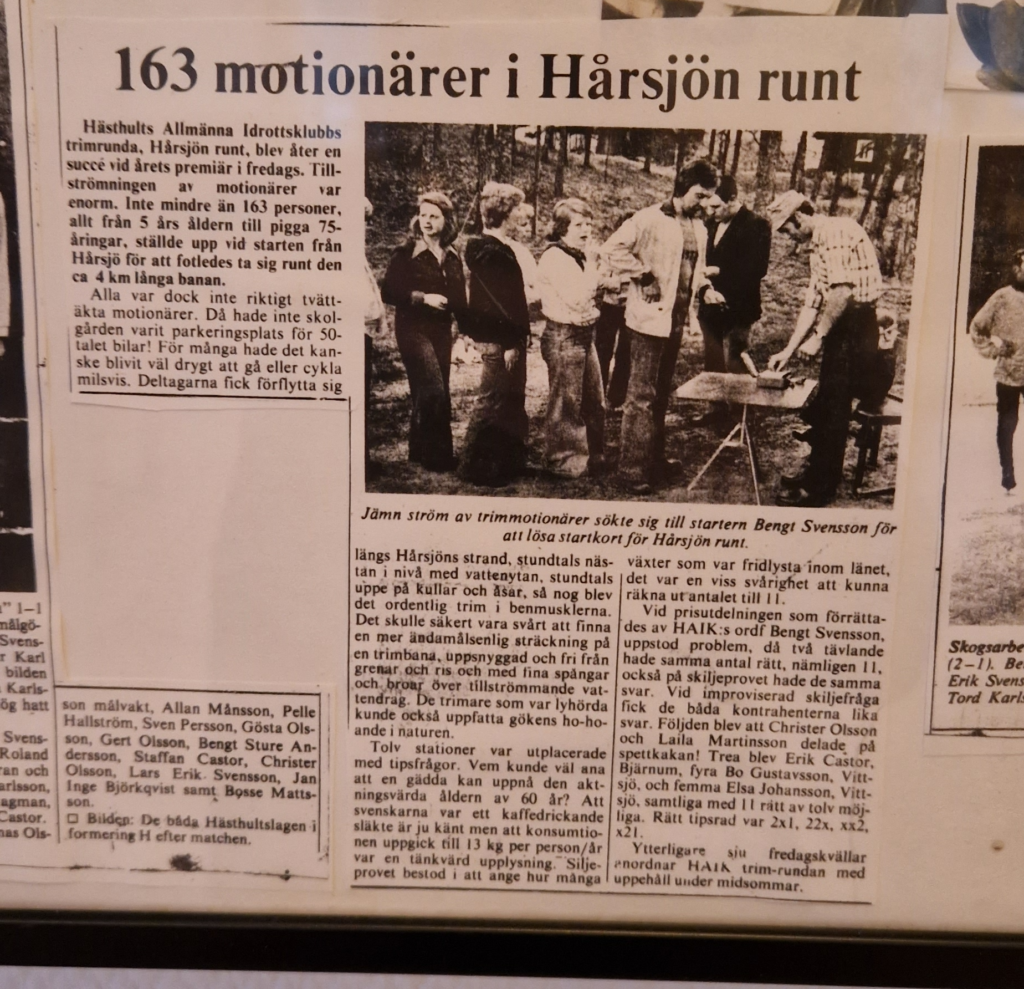 Tidningsartikel om Hårsjön runt 1975 när 164 personer gick Hårsjön runt